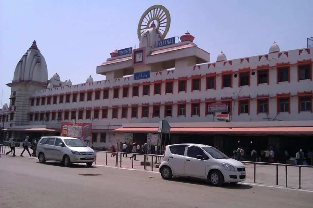 Varanasi Airport to Varanasi Railway Station Distance